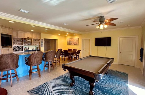 Siesta Isle House | Latitude Adjustment - Upscale Executive Home