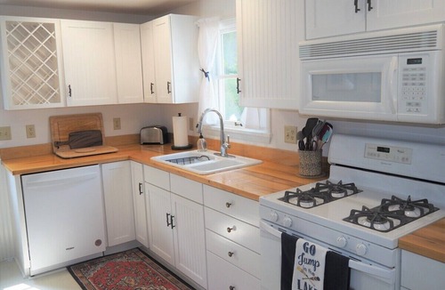 Frankfort House | Latitude Adjustment II - SIMPLY GORGEOUS WITH GREAT LOCATION CLOSE TO DOWNTOWN!