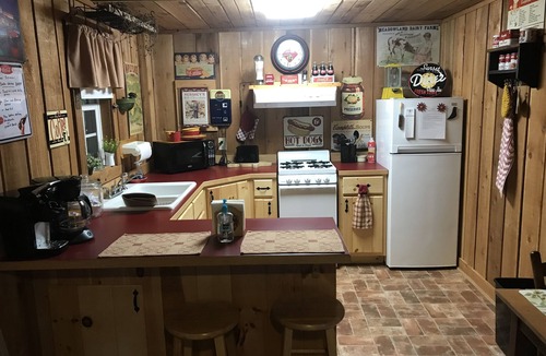 Fancy Gap Cabin | Laurel Thicket at Do Drop Inn Cabin Rentals