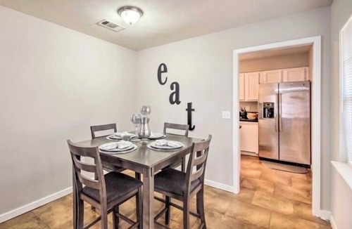 Jackson Apartment | Lavish 2 Bedroom South Jackson Corporate Getaway
