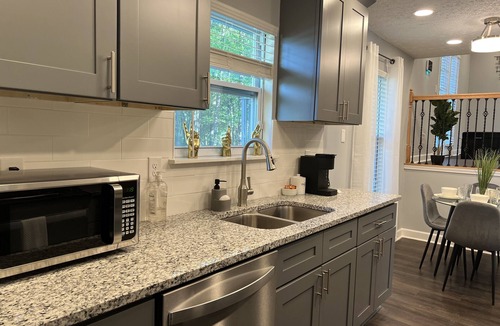 Decatur House | Lavish Living in Greater Decatur feat Private Chef!