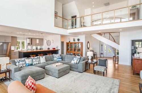 Saint Helena Island Villa | Lavish Two-story Oceanfront Home w/Huge Deck, Wifi, & Incredible Views