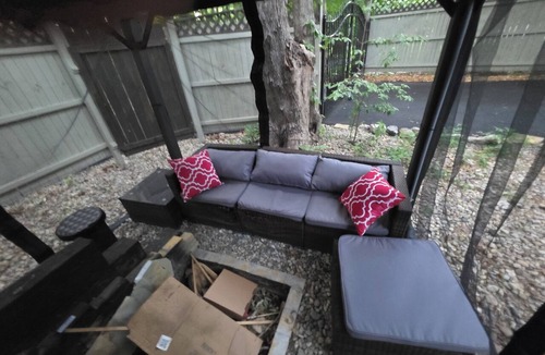 Clarksville House | Lay in the biggest hot tub they make and watch a movie/sporting event & 2br