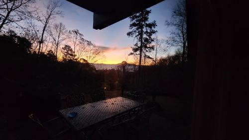 Sevierville Villa | Lazy Bear Cabin