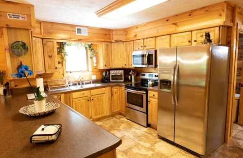 Sevierville Cabin | Lazy Bear Cabin w/Breathtaking Views!