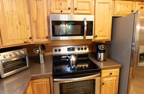 Sevierville Cabin | Lazy Bear Cabin w/Breathtaking Views!