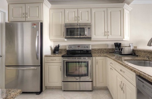 Sunny Isles Beach Apartment | Le Marina Bay PH5 STR-01500