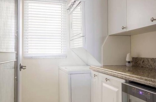 Sunny Isles Beach Apartment | Le Marina Bay PH5 STR-01500