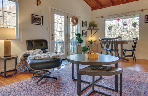Black Mountain House | 'Le-Petit Chalet' w/Fire Pit ~ 15 Mi to Asheville