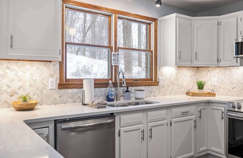 Burlington House | Legacy Farm Retreat Cozy Stay