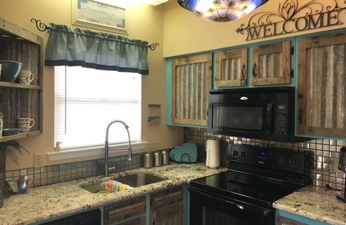 Orange Beach East Apartment | Lei Lani Life, Live it with Beach Access, Pools, Fishing And More.