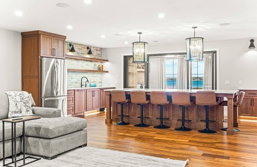 Alexandria House | Level Lakefront ' Fire Pit ' Hot Tub ' Game Room ' Kayaks