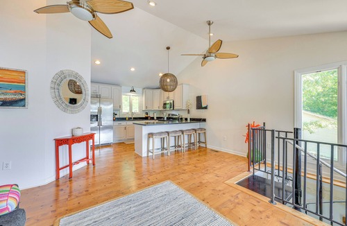 Logan Cottage | Lewis Smith Lake Retreat w/Dock & Deck!