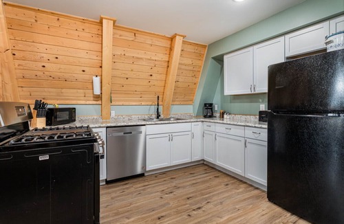 Au Gres Apartment | Life’s a Hoot A-Frame Cabin