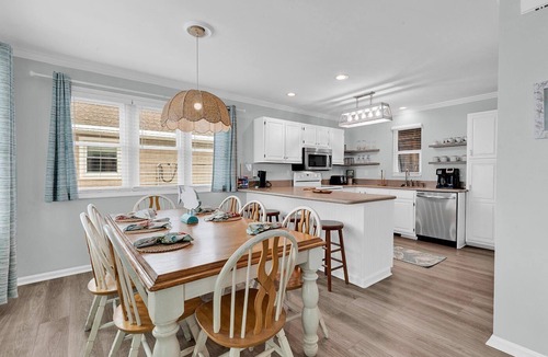 Murrells Inlet House | Light House - Oceanfront in Garden City Beach
