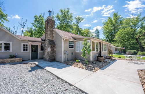 Ligonier House | Ligonier Relaxing Country 2 Bedroom Ranch – Fallen Oak, Sauna, Cold Plung.