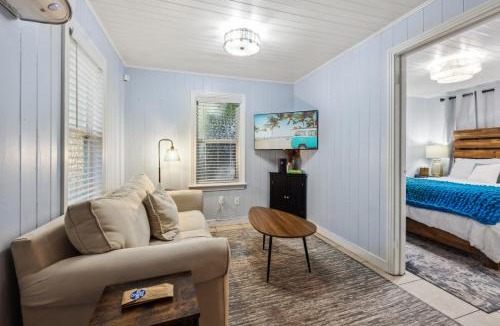 South Sarasota House | Lil John Coastal Cottage Near Siesta Key Beach