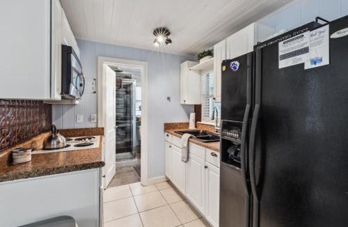 South Sarasota House | Lil John Coastal Cottage Near Siesta Key Beach