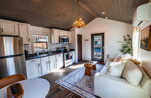 Tracy City Cabin | Lillypad Cove at The Retreat at Water's Edge