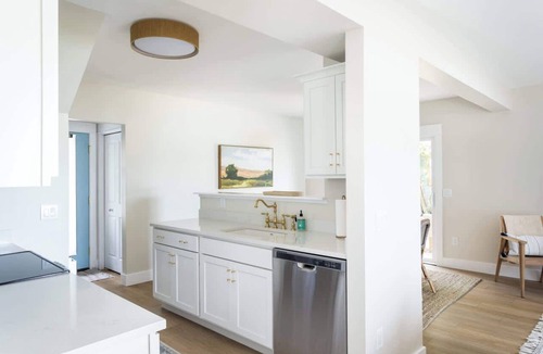 Empire House | Little Glen Cottage|Lakefront|Hot Tub|Dog Friendly
