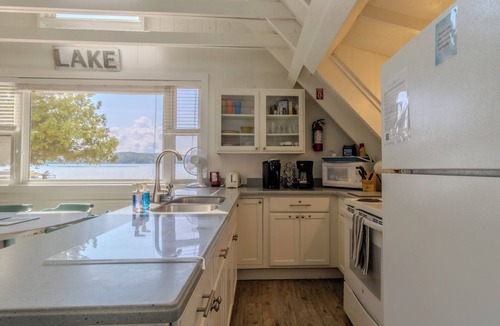Empire Cottage | Little Glen getaway for 5 guests at Mama Bear