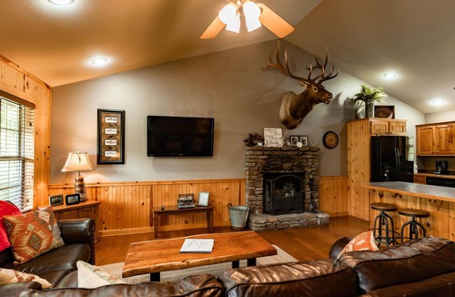 Heber Springs Cabin | Little Red River Waterfront Cabin for a perfect fishing getaway!