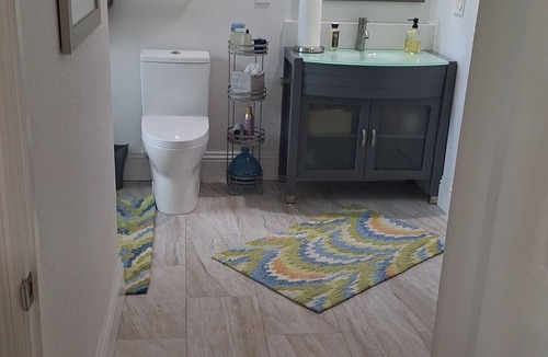 Deep Creek Apartment | LIUXURY STUDIO IN DEEDED COMMUNITY GOLF ! BLOCK AWAY, HEATED POOL!