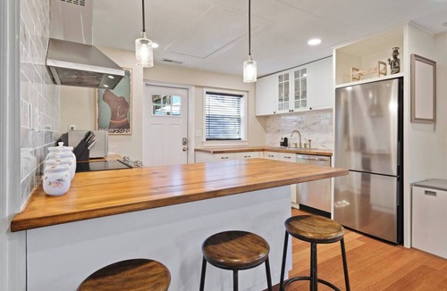 Locust Grove Cottage | Locust Garden, A North Downtown C'ville Guesthouse