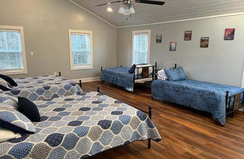 Kellysville House | Lodge on Wolf Creek 4BR , 12 Private Acres , Fishing , Hiking , Hokie Weekends