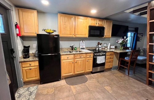 Brunswick Apartment | Loft Apt Just off C&O near Harpers Ferry and AT