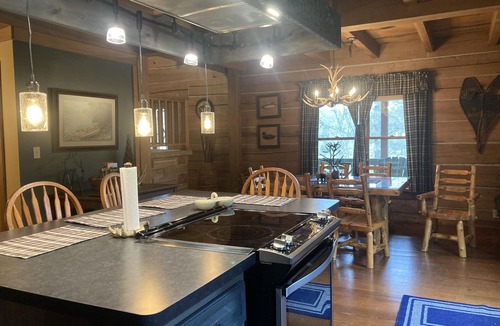Park City Cabin | log home Only 10 min from Mammoth Cave Nat Park