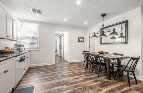 Shelby Park House | Logan Street: Central Location, Renovated w/3 Beds