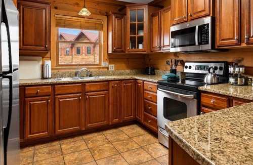 Snowshoe House | Loggers Run 2 Townhouse Near Slopes Hot Tub Garage