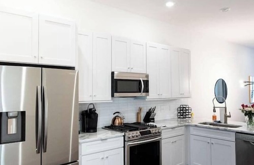 Hillsboro West End Condo | Long Term Hillsboro Village Home, Close to Vandy | Rooftop Deck, Garage Parking, Perfect for Students, Walk to Campus, 24 Hr Hospitality