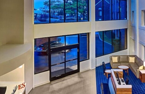 White Station House | Look No More! Outdoor Pool, Pets Allowed Near Children's Museum of Memphis!