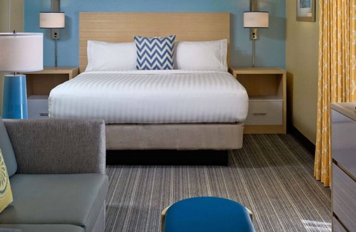 White Station House | Look No More! Outdoor Pool, Pets Allowed Near Children's Museum of Memphis!