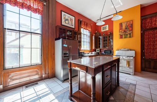 Milan Apartment | Louis Armstrong Suite in Lower Garden District