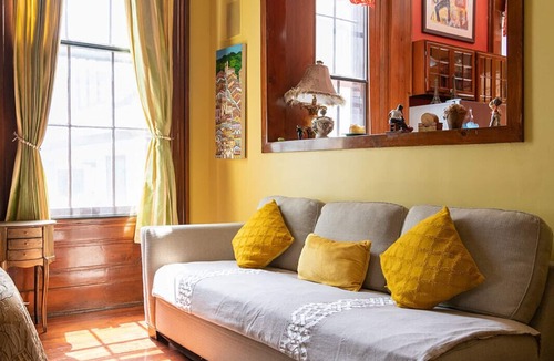 Milan Apartment | Louis Armstrong Suite in Lower Garden District