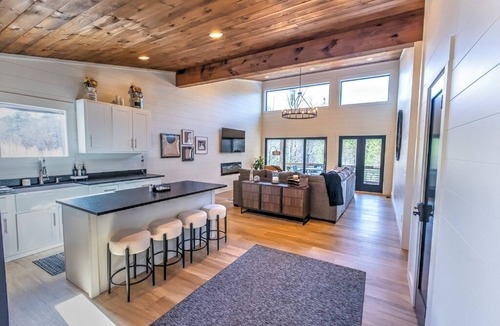 Ridgeline Vistas Cabin | Lovely 1-bedroom cabin with AC in peaceful Mineral Bluff