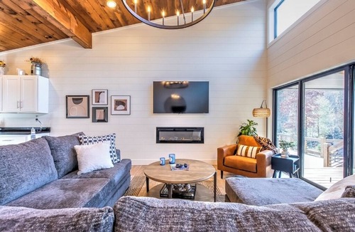 Ridgeline Vistas Cabin | Lovely 1-bedroom cabin with AC in peaceful Mineral Bluff