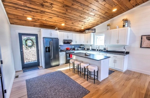 Ridgeline Vistas Cabin | Lovely 1-bedroom cabin with AC in peaceful Mineral Bluff