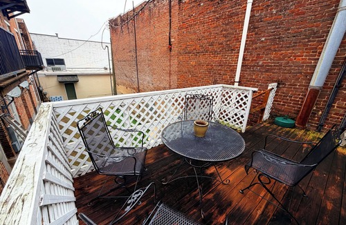 Columbus Apartment | Lovely 2-bedroom apartment with AC in charming Downtown Columbus