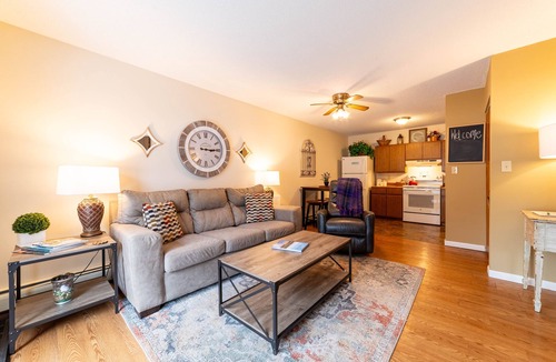 Walloon Lake Apartment | Lovely 3 min. Walk to Walloon Lake