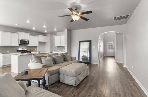 Zachary House | Lovely 5-bedroom house in charming Zachary
