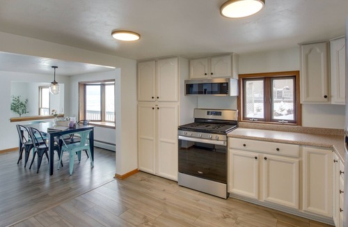 Little Sturgeon House | Lovely Bayfront Vacation Rental w/ Spacious Deck!