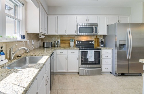 Charlotte House | Lovely Charlotte Home w/Yard: 9 Mi to Uptown!