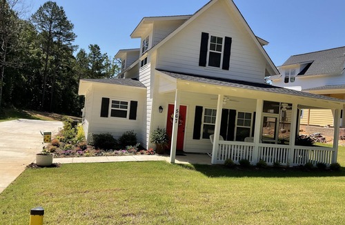 Oxford House | Lovely cottage located 3 miles from downtown Oxford.