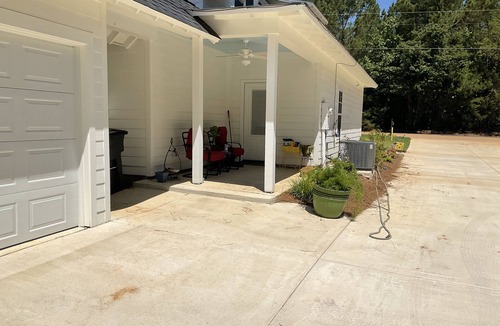 Oxford House | Lovely cottage located 3 miles from downtown Oxford.