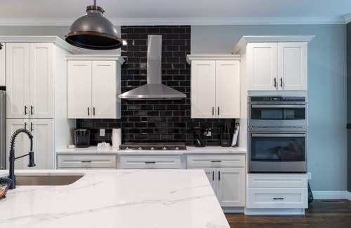 St. Louis House | Lovely Modern 3BR-3BA Grove Home ABODEbucks