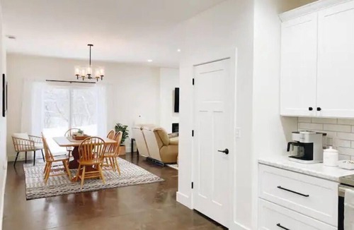 Hancock House | Lovely Place in Prime Location-Near Trails-Hot Tub